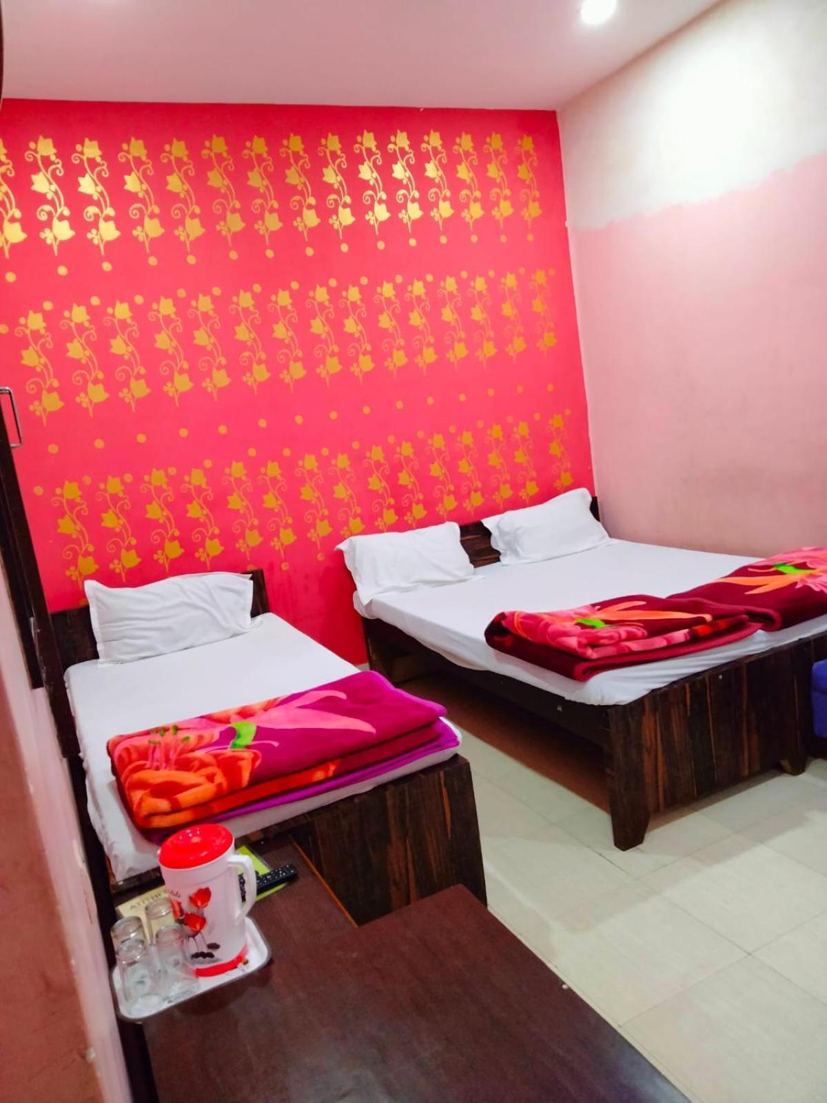 Hotel Atithi Galaxy Kanpur Zewnętrze zdjęcie