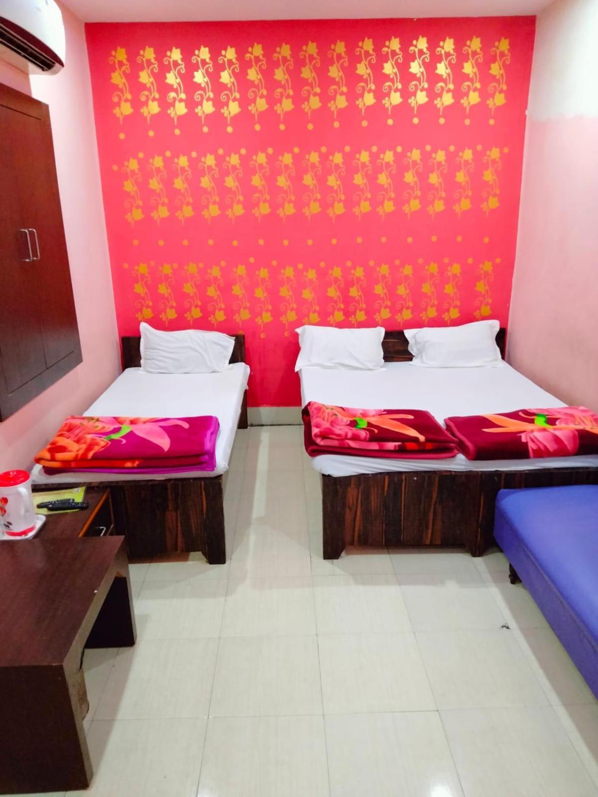 Hotel Atithi Galaxy Kanpur Zewnętrze zdjęcie