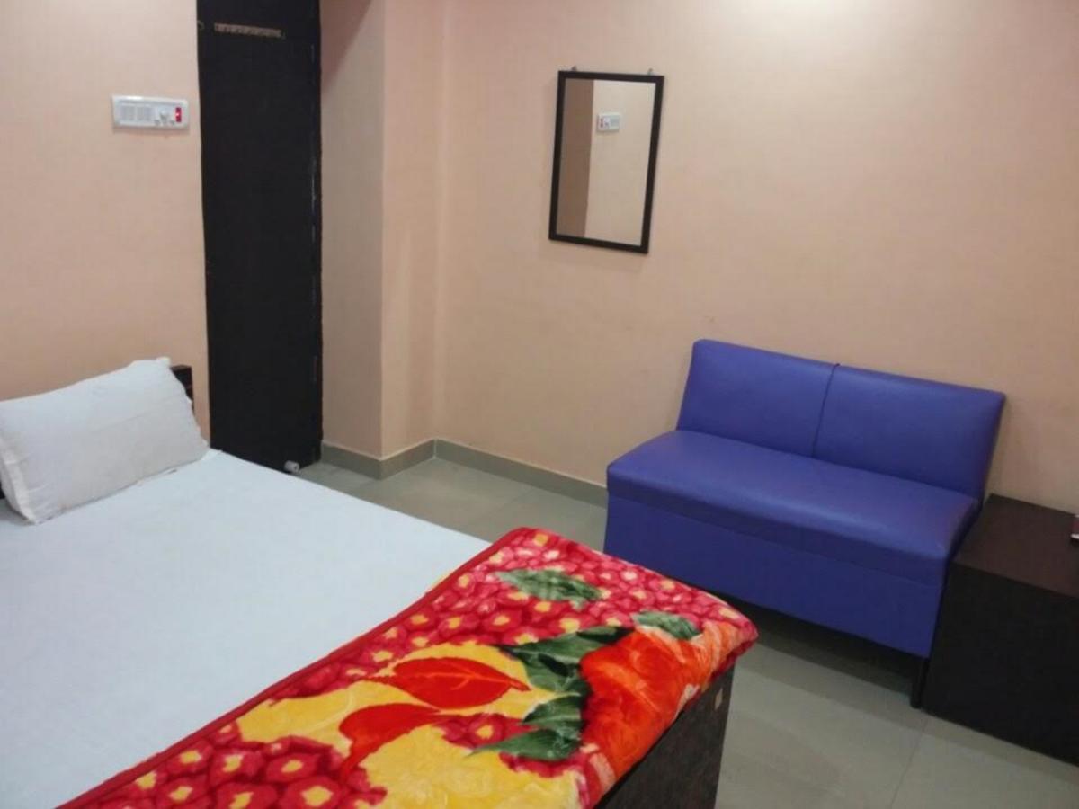 Hotel Atithi Galaxy Kanpur Zewnętrze zdjęcie