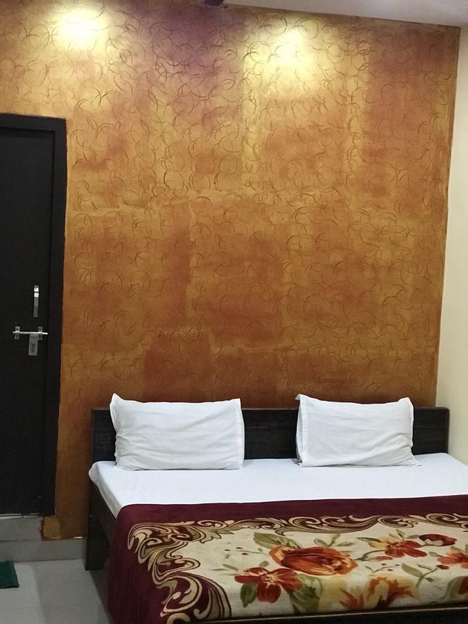 Hotel Atithi Galaxy Kanpur Zewnętrze zdjęcie