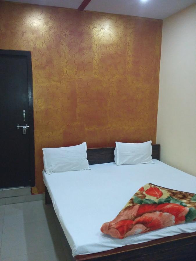 Hotel Atithi Galaxy Kanpur Zewnętrze zdjęcie