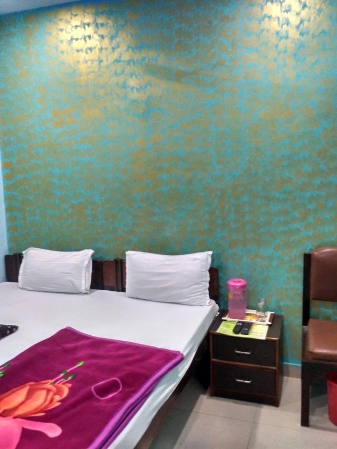 Hotel Atithi Galaxy Kanpur Zewnętrze zdjęcie